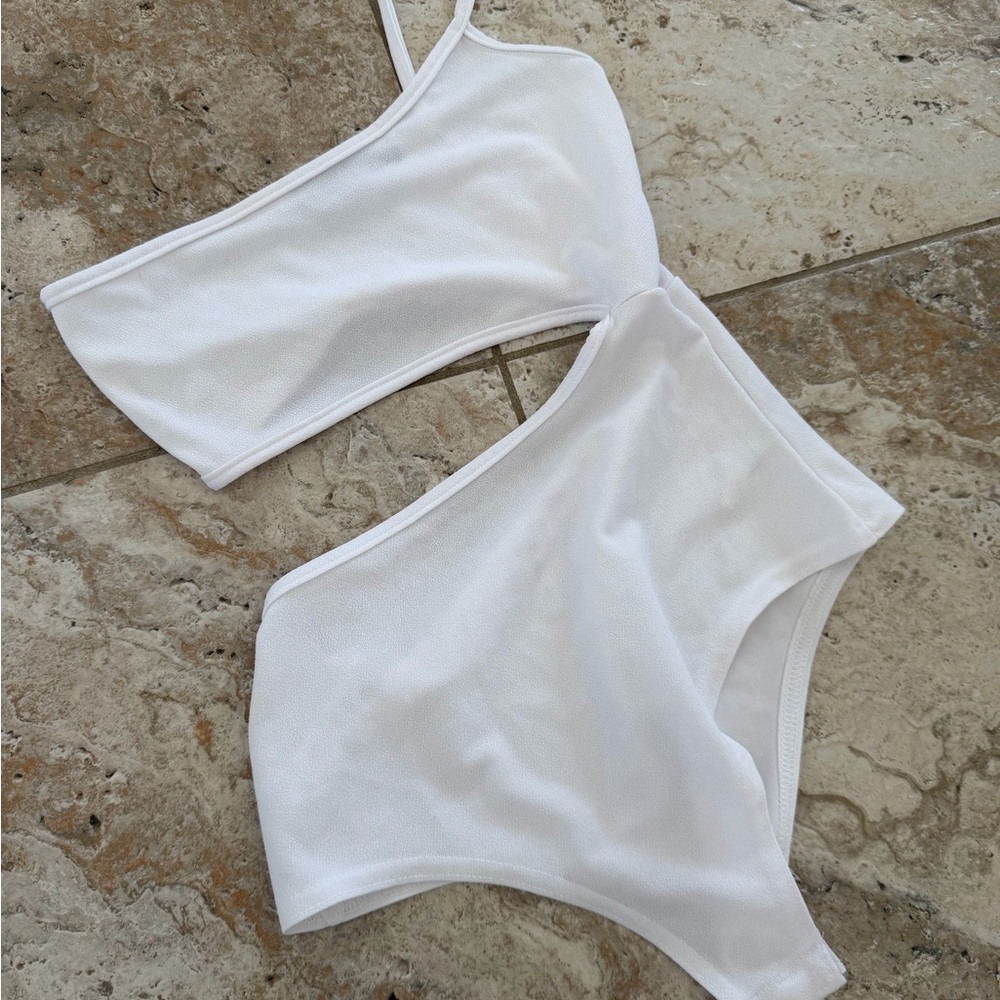 White One-Shoulder Bodysuit